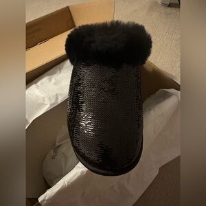 NIB UGG Women's Mirror Ball Scuffette II Luxury Slippers 🪩 Black Sequins / 7.0